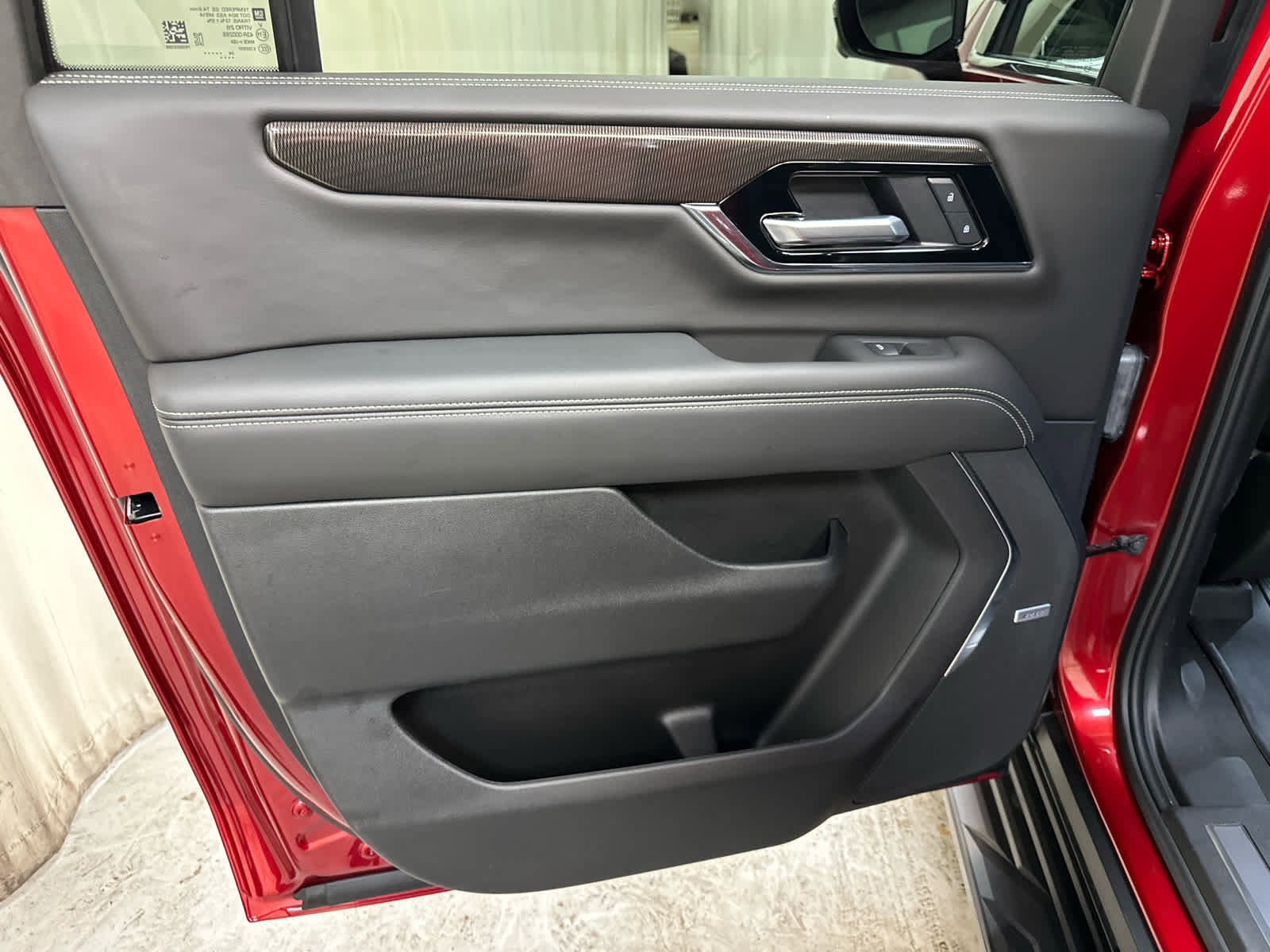 Certified 2025 GMC Yukon XL Elevation image 27