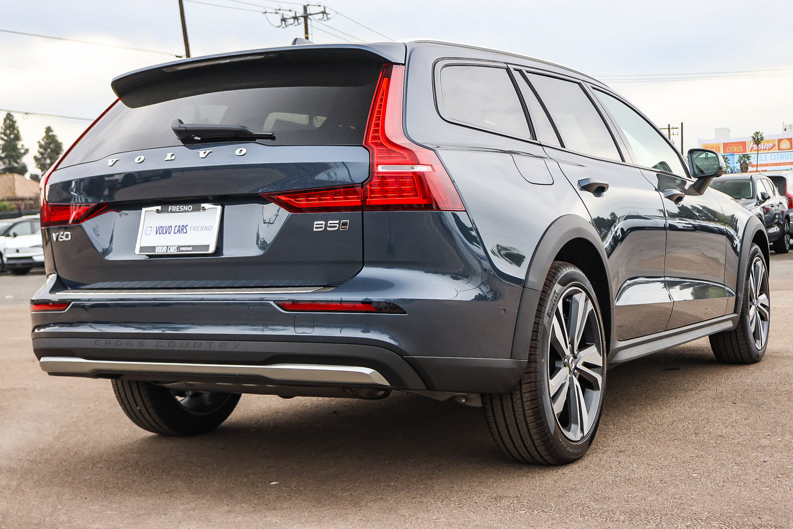 New 2026 Volvo V60 B5 Cross Country Plus w/ Climate Package AWD/4WD image 5