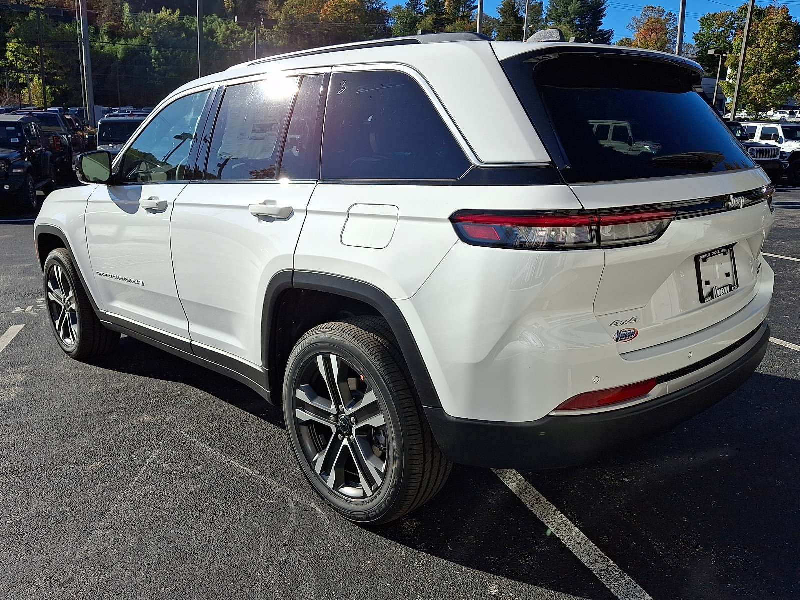 New 2027 Jeep Grand Cherokee Limited AWD/4WD image 4