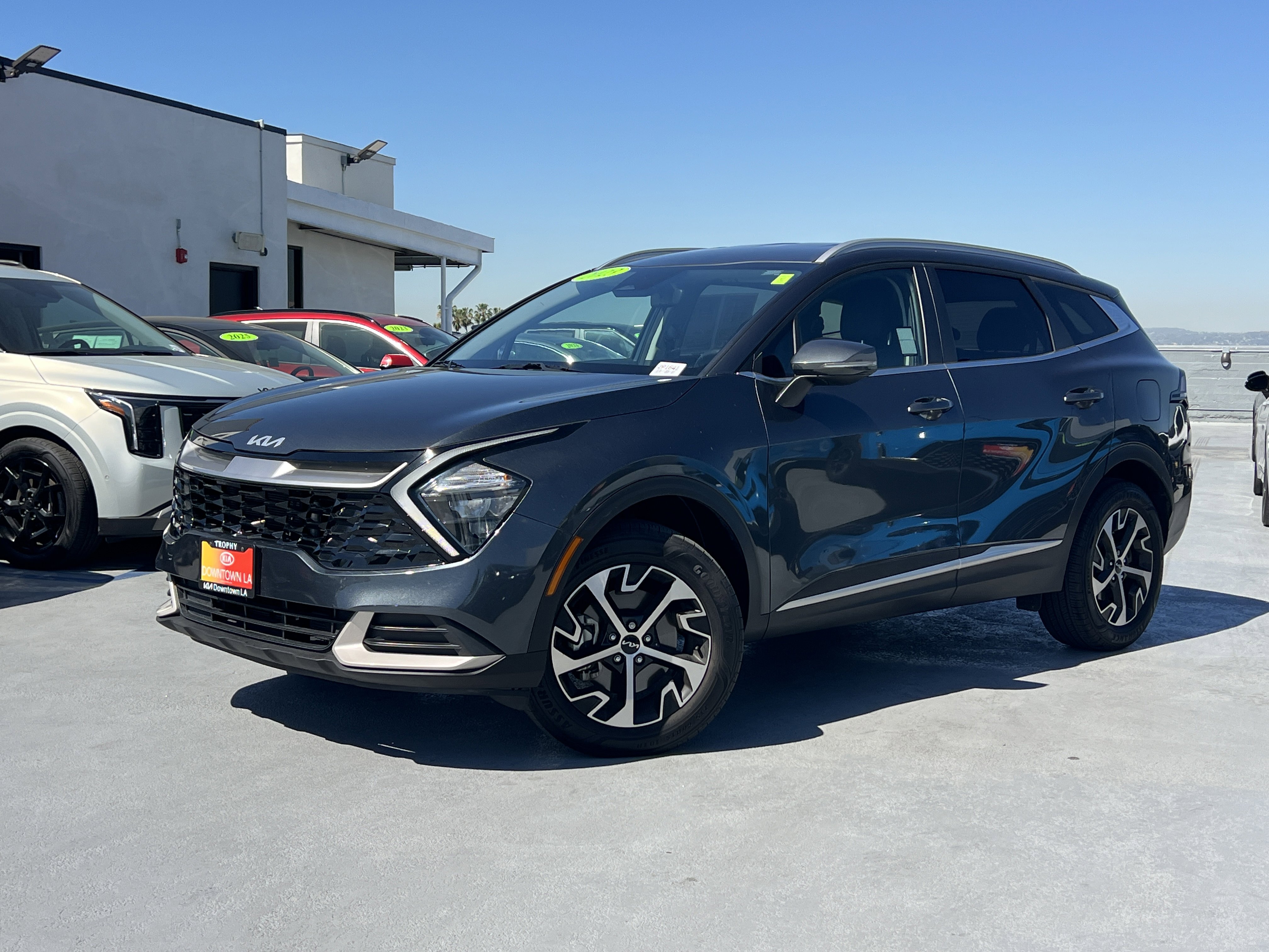 Used 2023 Kia Sportage EX image 2