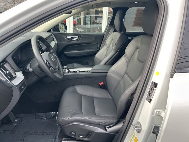 Certified 2025 Volvo XC60 B5 Plus image 17