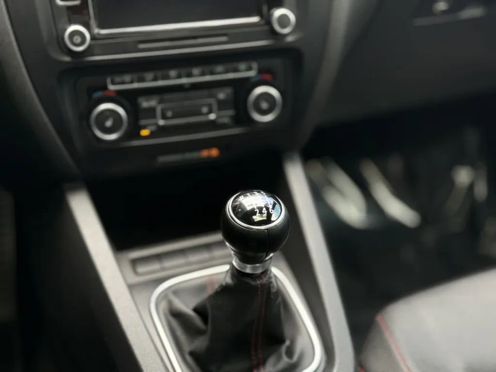 Used 2012 Volkswagen Jetta GLI Autobahn image 31