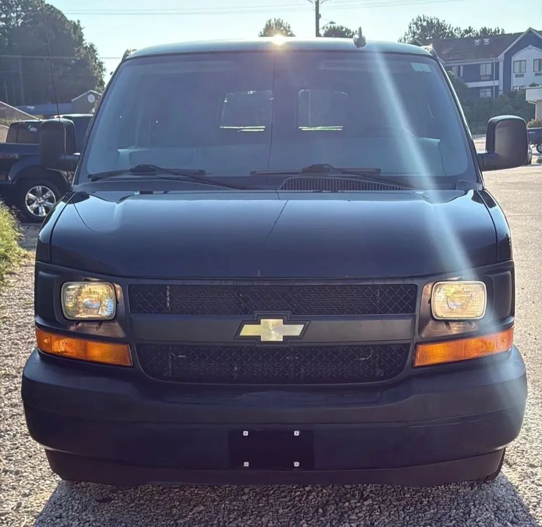 Used 2017 Chevrolet Express 3500 LS RWD image 4