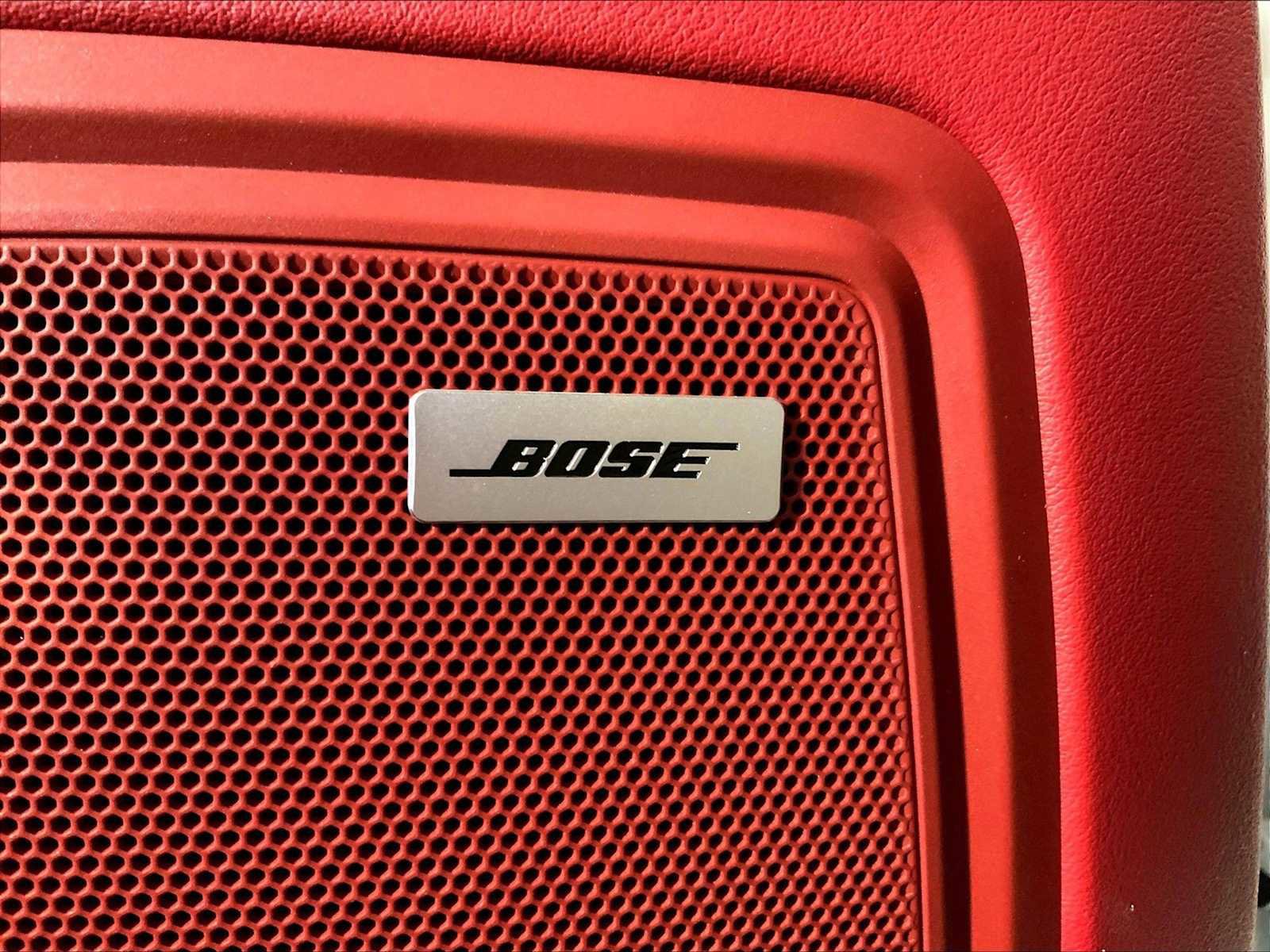 Certified 2023 Porsche Macan S w/ Premium Package Plus image 38