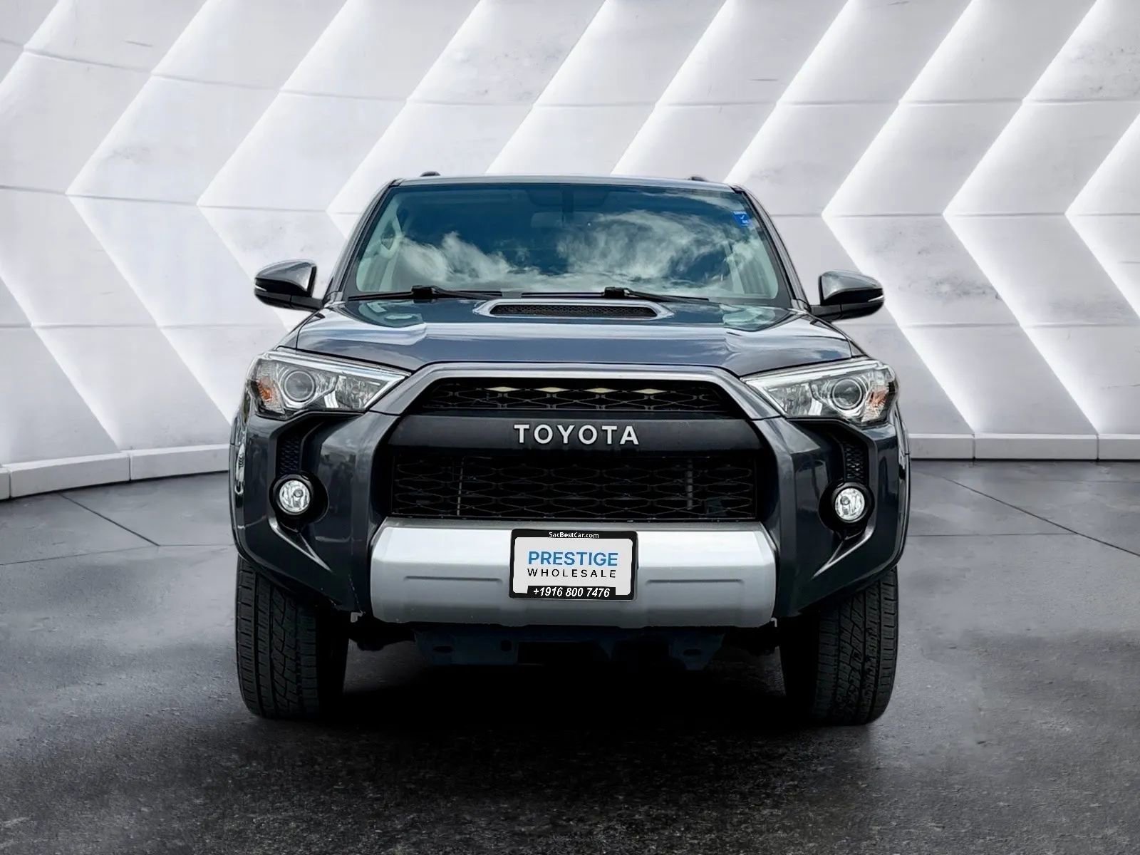 Used 2016 Toyota 4Runner Trail Premium AWD/4WD image 2