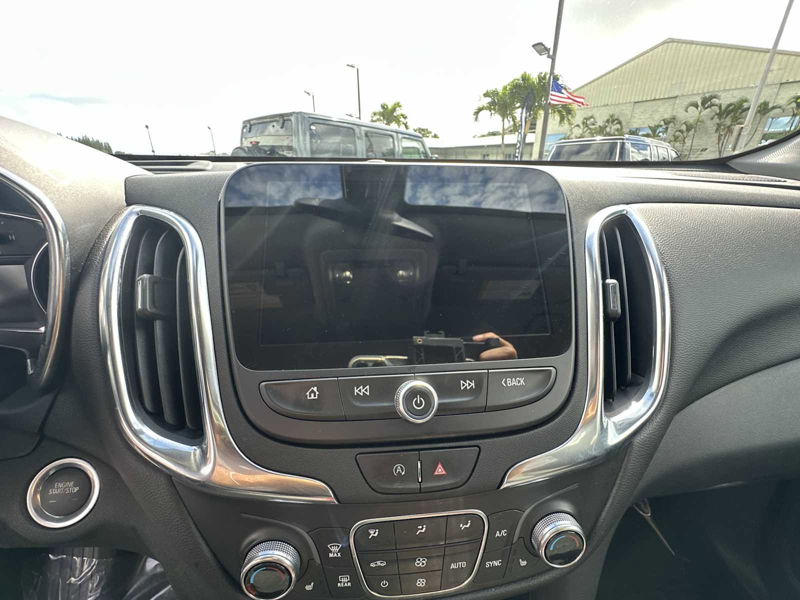 Used 2024 Chevrolet Equinox LT image 19