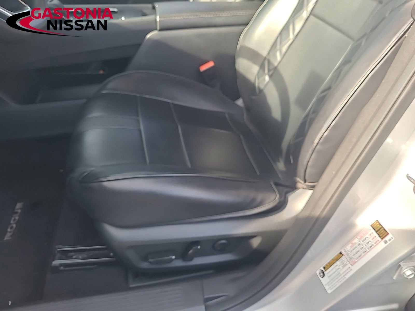 Used 2022 Nissan Rogue SV image 31