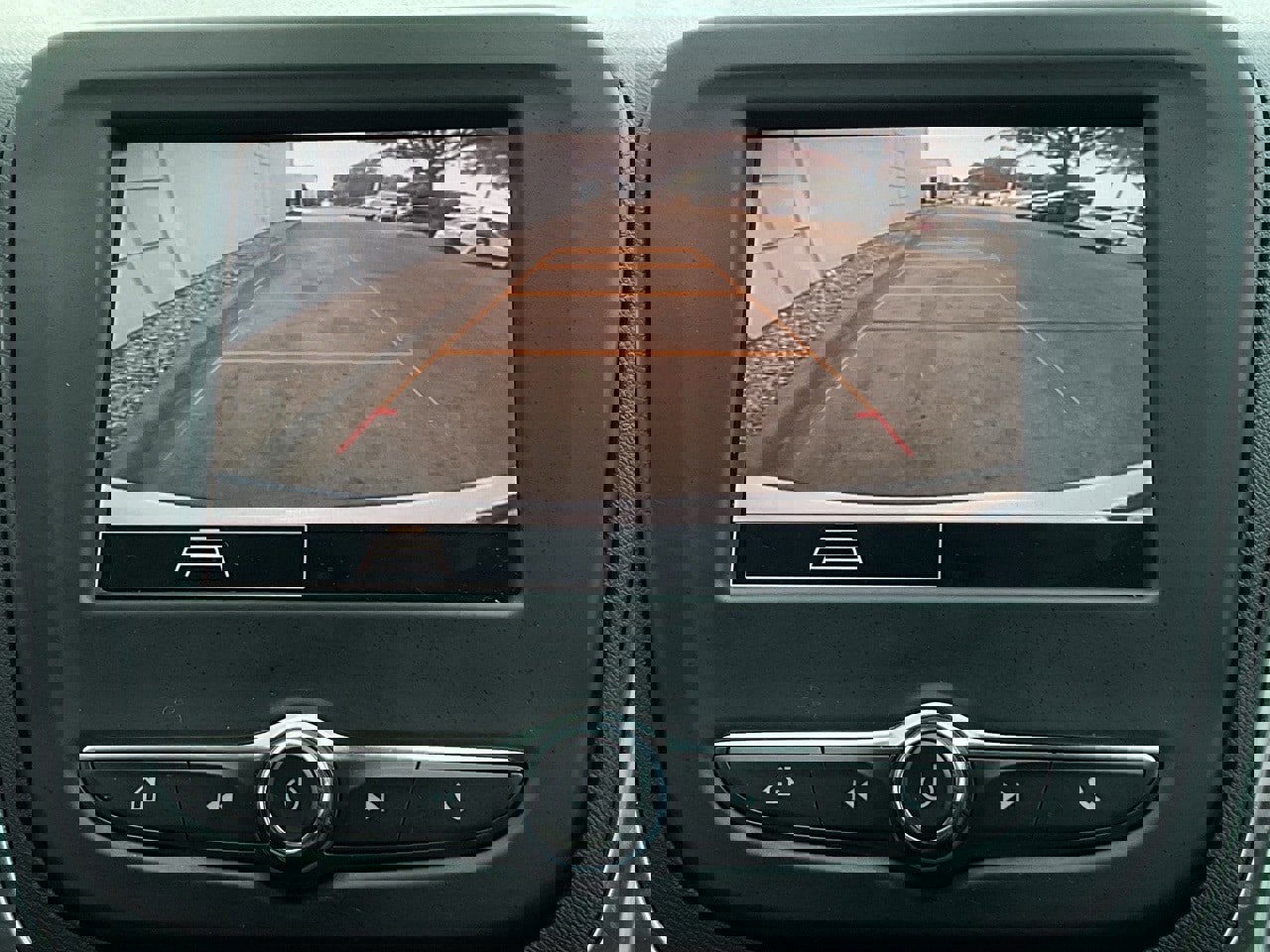 Used 2024 Chevrolet Equinox LS image 31