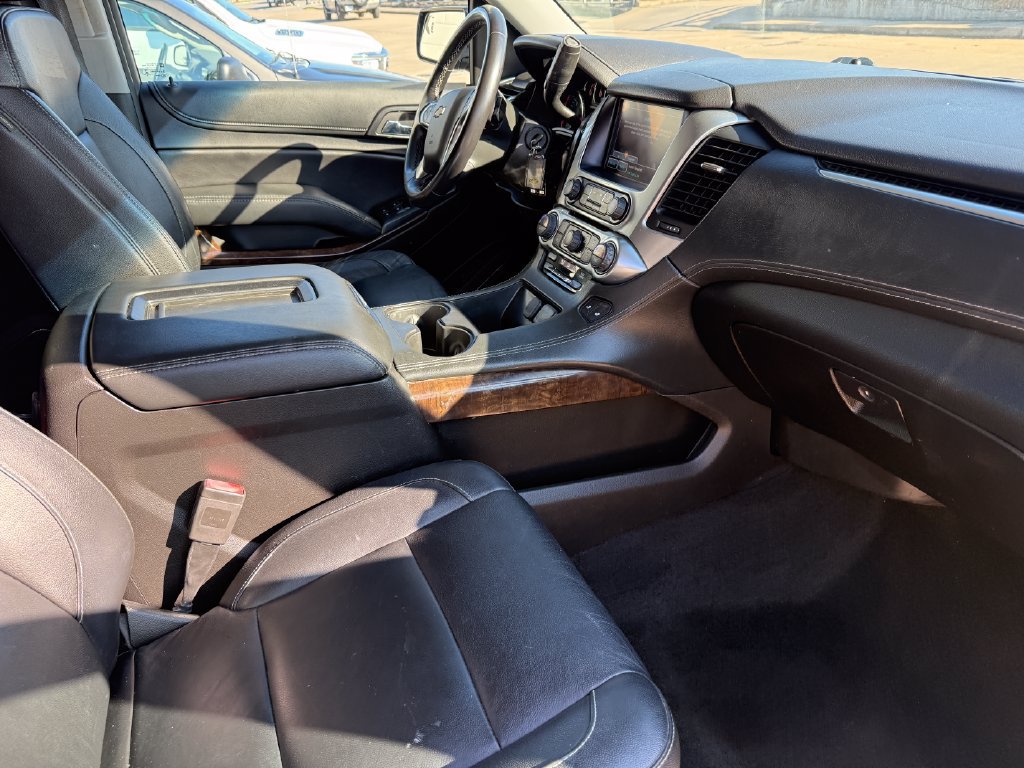 Used 2018 Chevrolet Suburban LT AWD/4WD image 2