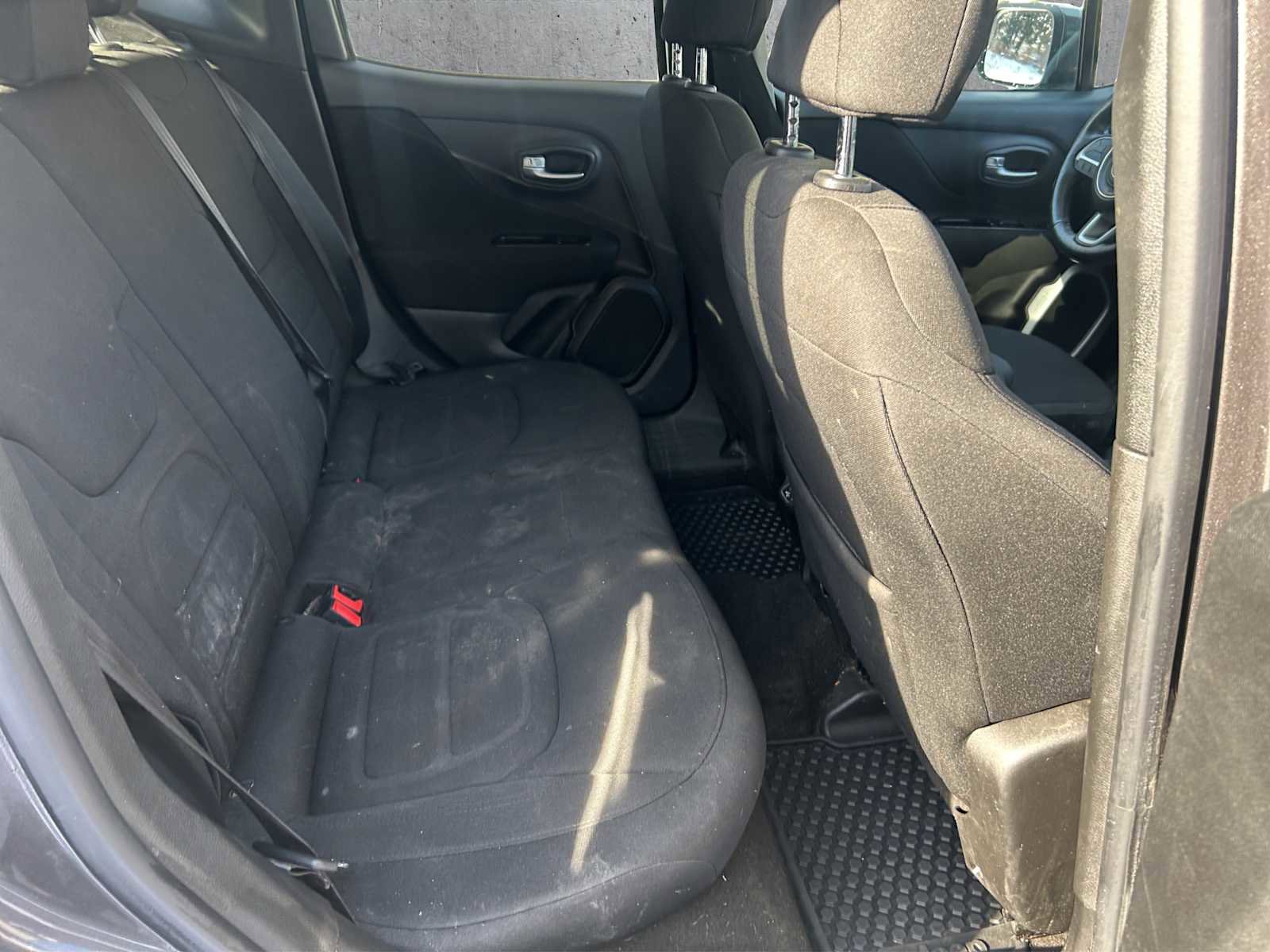 Used 2020 Jeep Renegade Latitude w/ Cold Weather Group AWD/4WD image 21