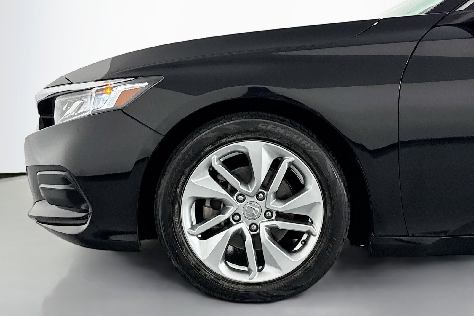 Used 2019 Honda Accord LX image 9