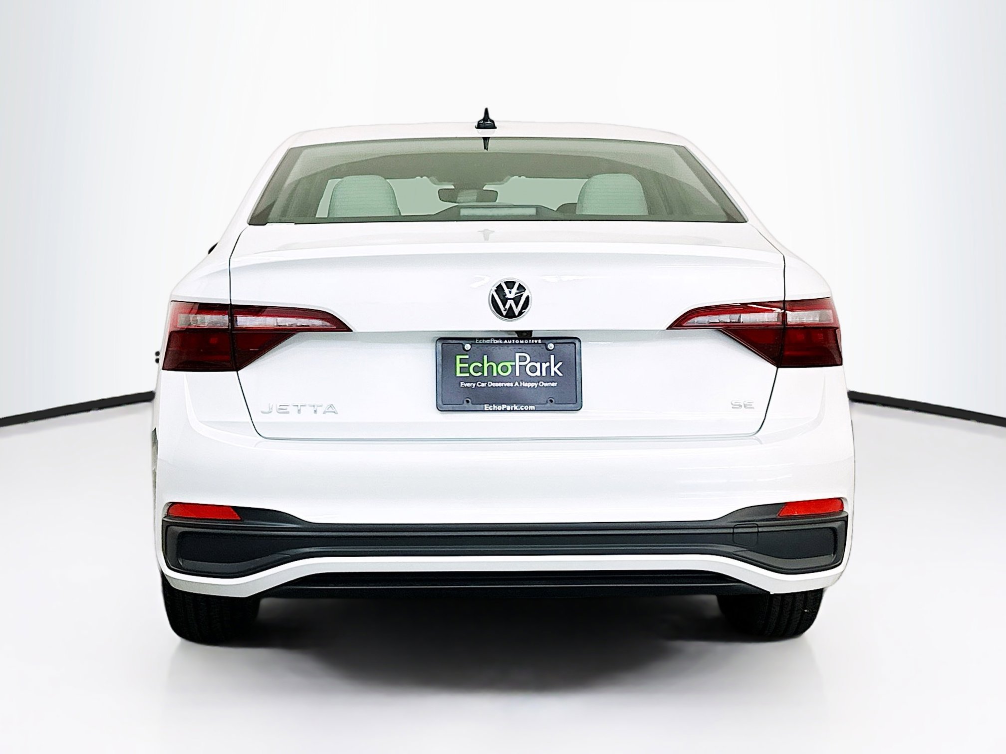 Used 2024 Volkswagen Jetta SE image 7