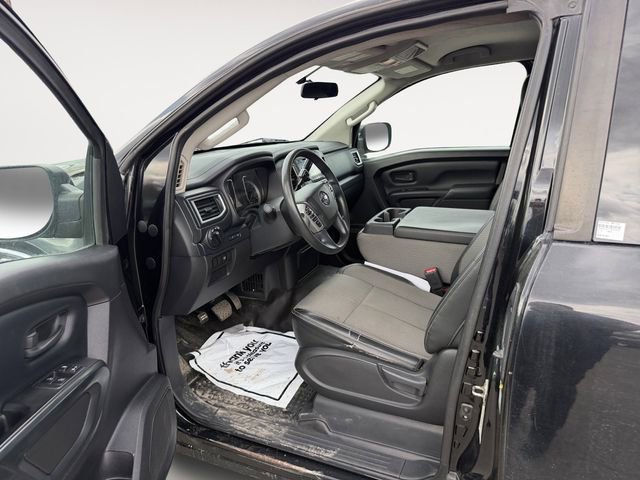 Used 2018 Nissan Titan S w/ S Utility Package AWD/4WD image 9