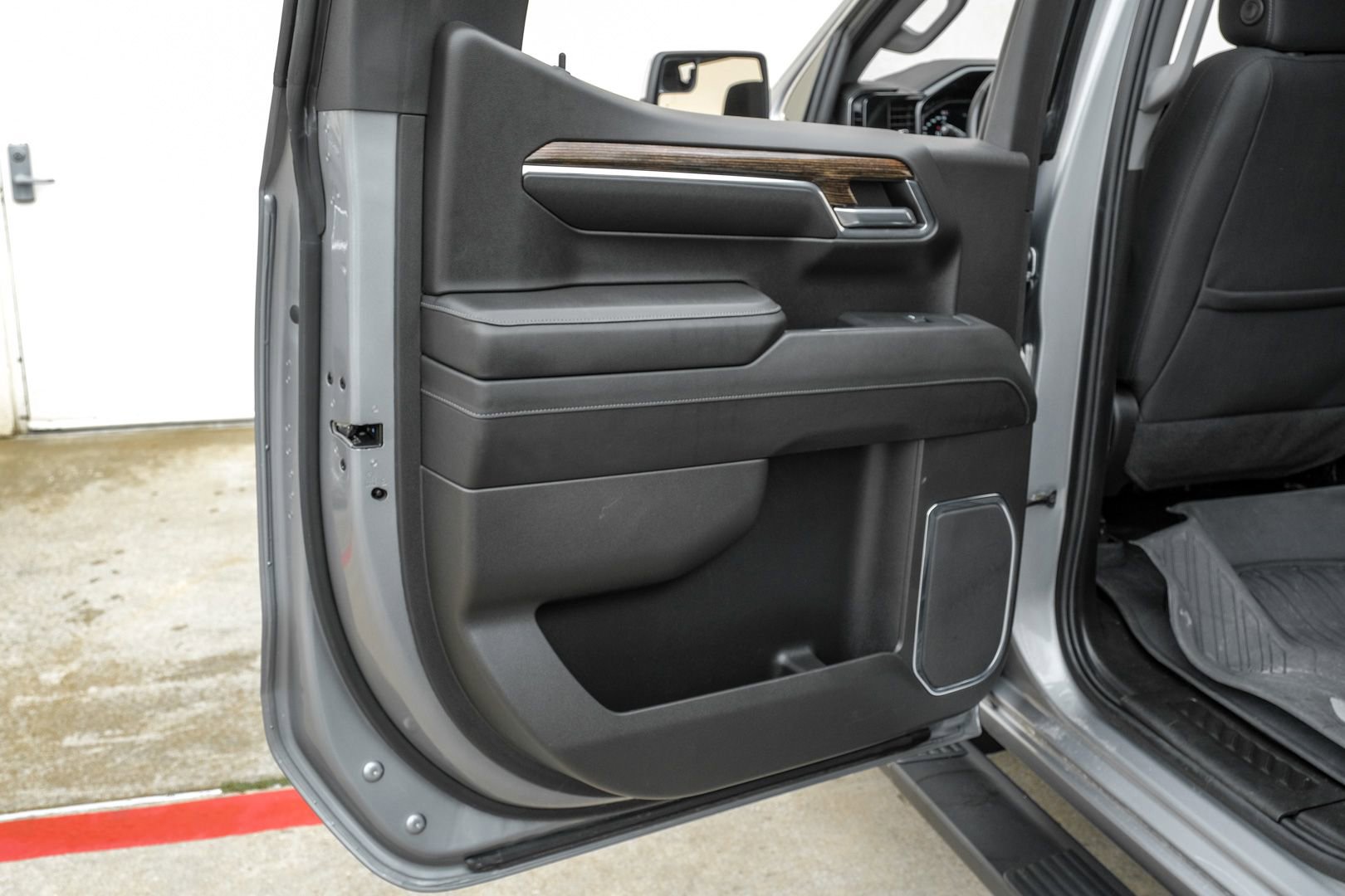 Used 2024 GMC Sierra 1500 SLE RWD image 48