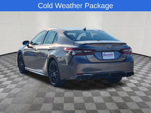 Used 2024 Toyota Camry XSE FWD image 3