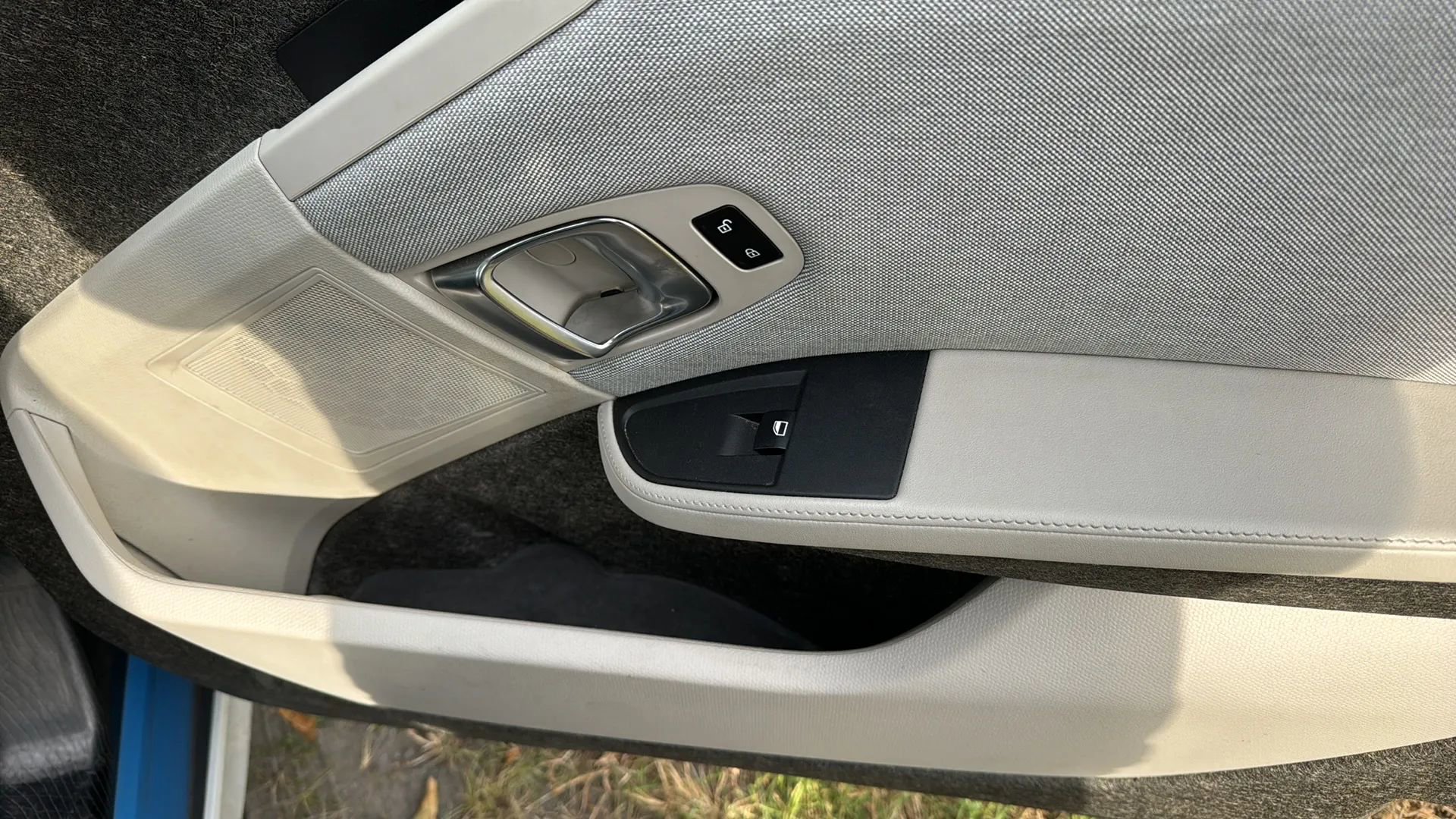 Used 2015 BMW i3 w/ Range Extender image 6