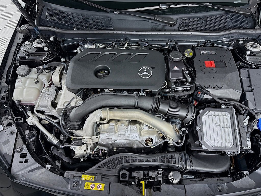 Used 2025 Mercedes-Benz CLA 250 4MATIC image 28