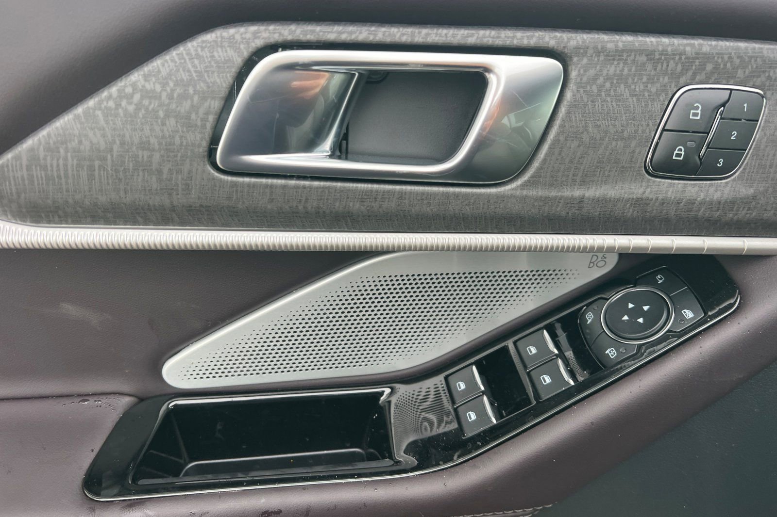 New 2026 Ford Explorer Platinum image 9