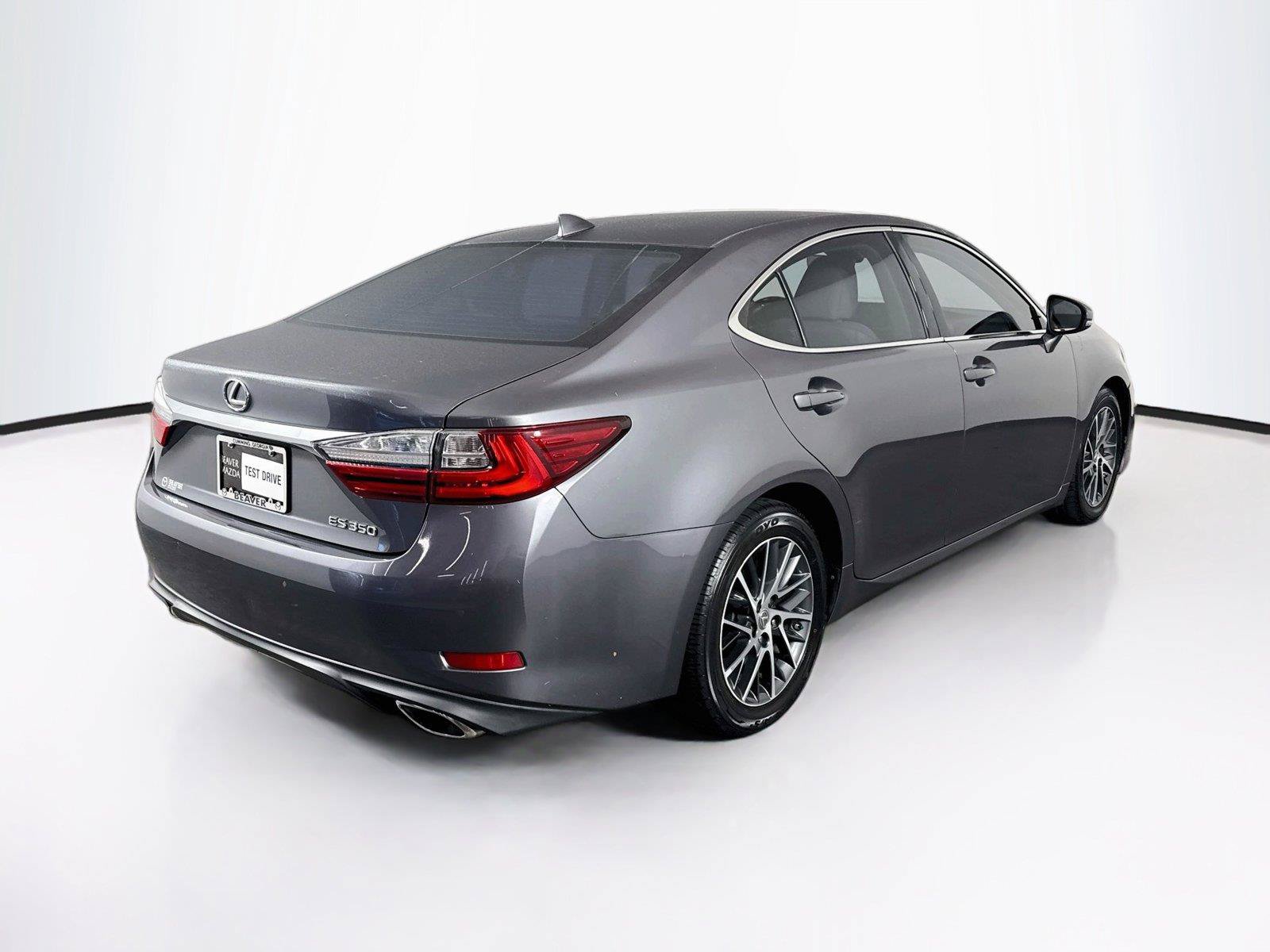 Used 2017 Lexus ES 350 w/ Luxury Package FWD image 2