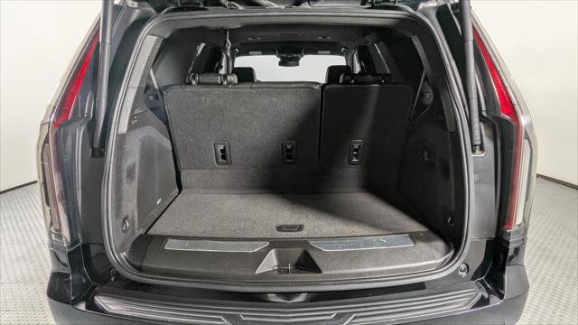 Used 2021 Cadillac Escalade Luxury AWD/4WD image 19