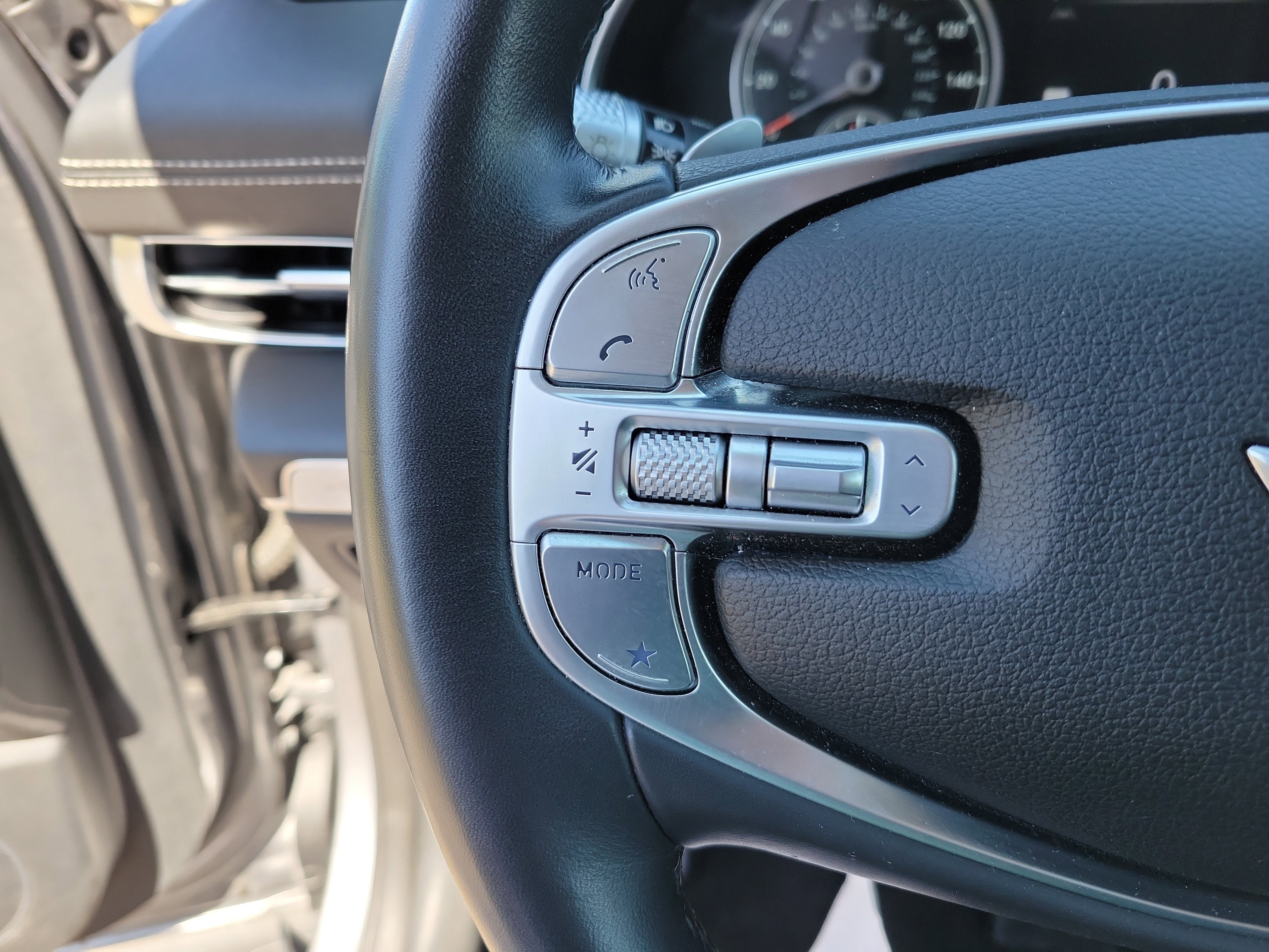 Used 2024 Genesis GV80 2.5T image 13