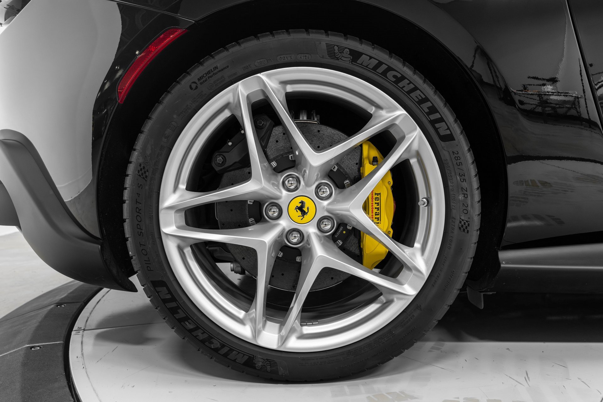 Certified 2025 Ferrari Roma Spider image 15