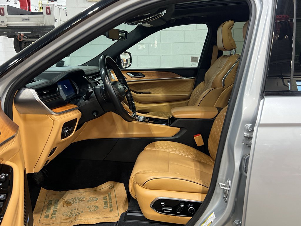 Used 2021 Jeep Grand Cherokee L Summit image 13