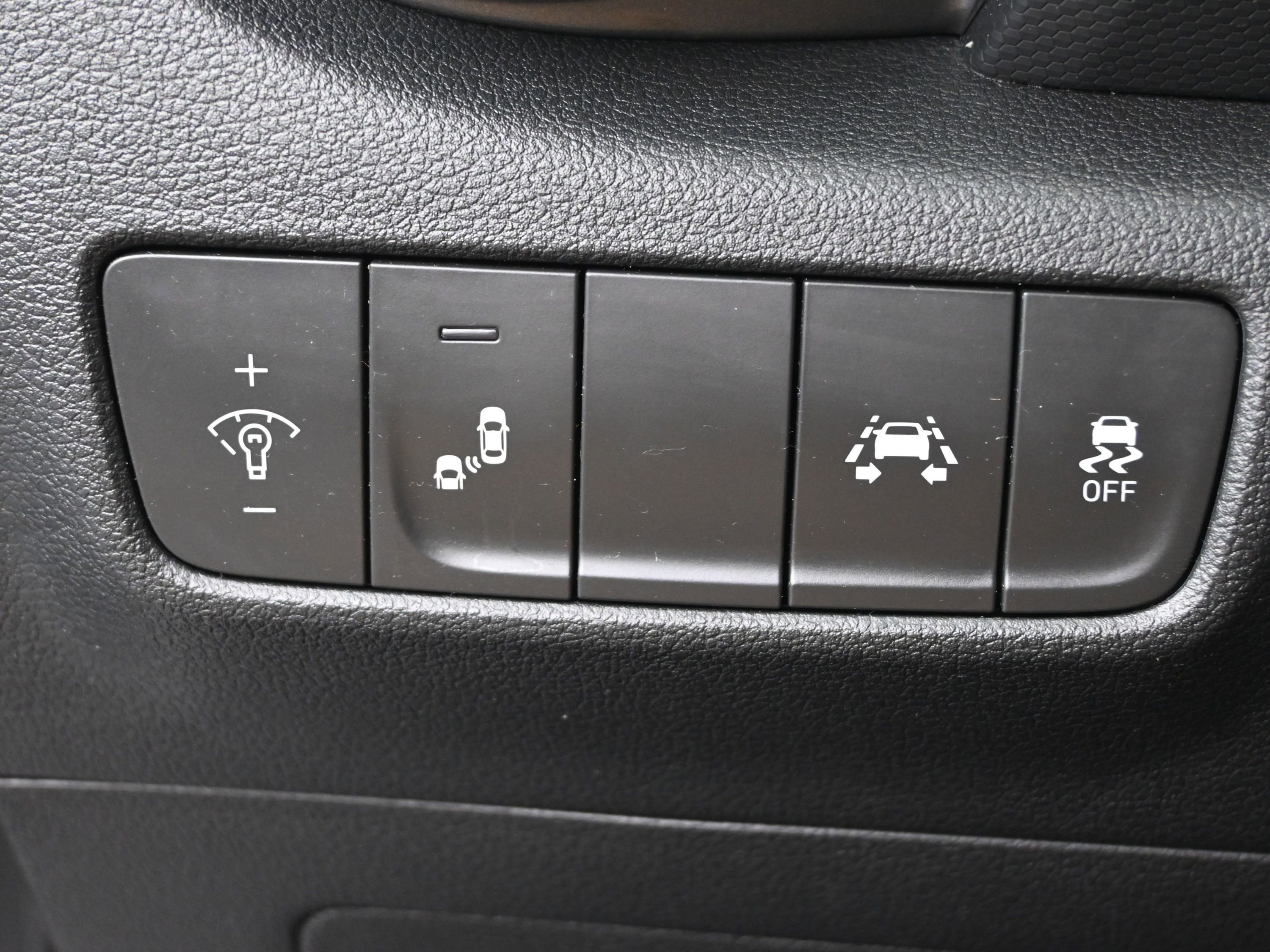 Used 2020 Hyundai Kona SEL image 12