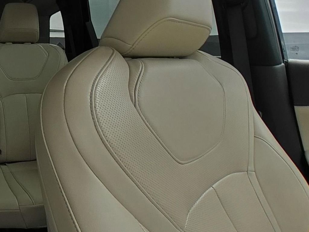 Used 2025 INFINITI QX60 Sensory image 23