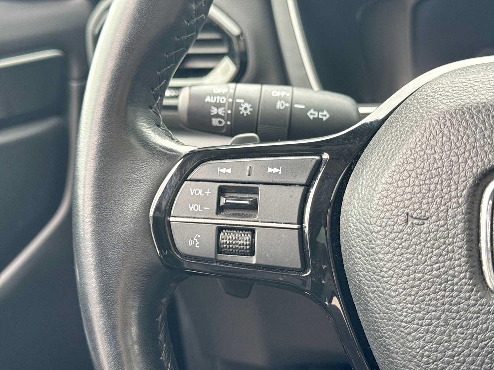 Used 2023 Honda Pilot Elite image 25