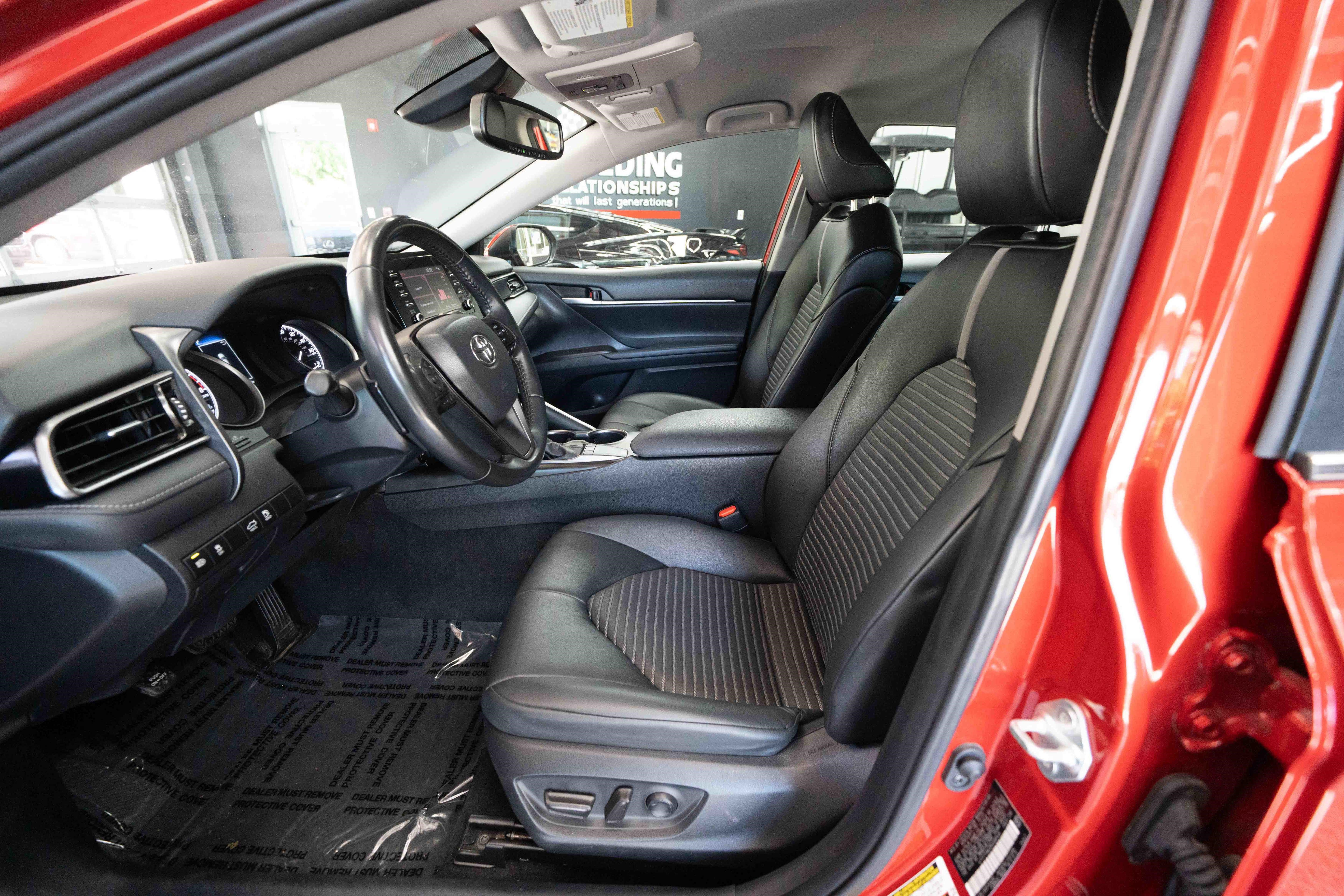 Used 2024 Toyota Camry SE w/ Convenience Package FWD image 9