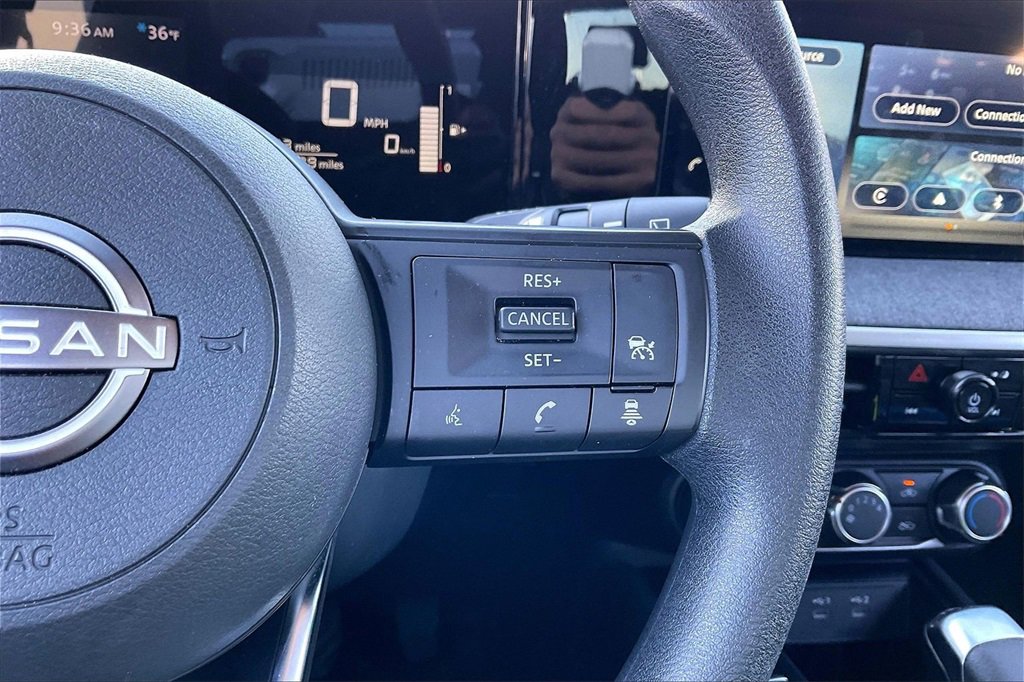 Used 2025 Nissan Kicks SV image 17