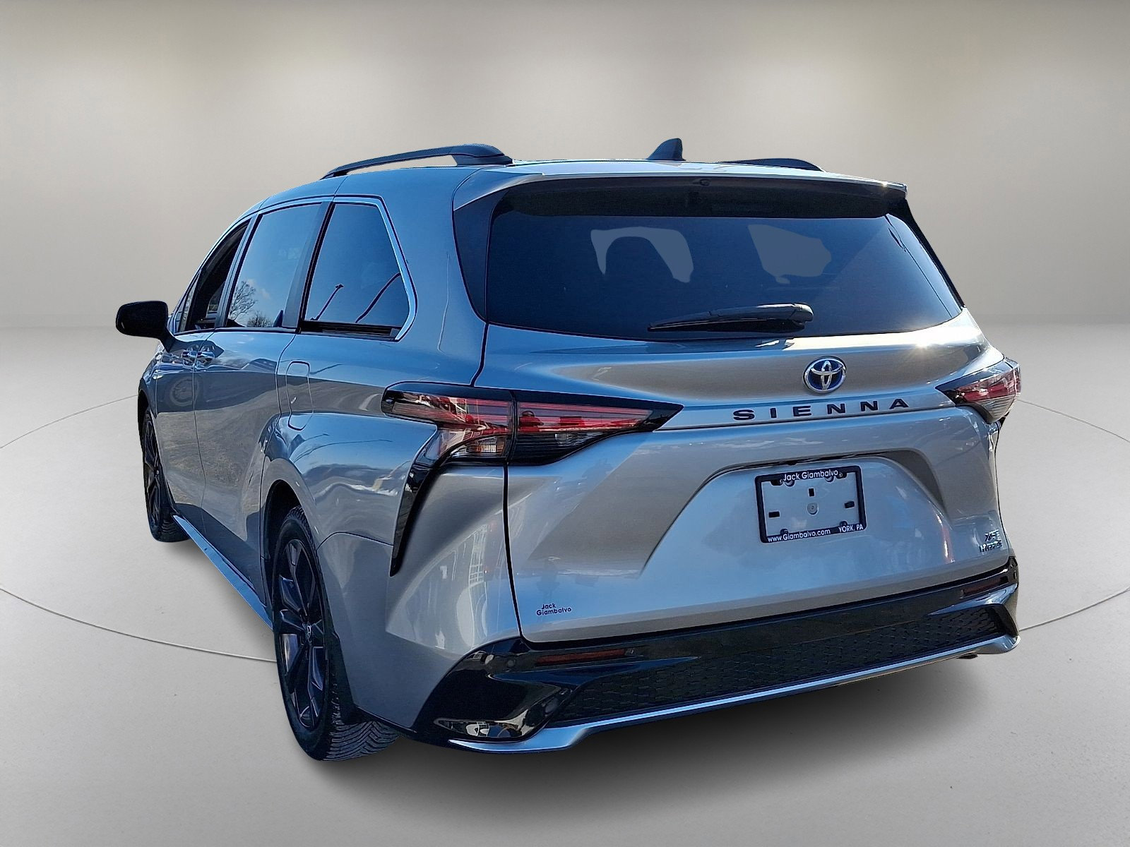 Used 2022 Toyota Sienna XSE w/ XSE Plus Package image 8