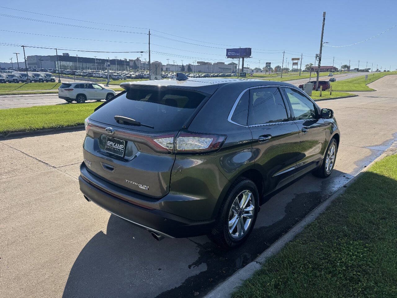 Used 2018 Ford Edge Titanium w/ Equipment Group 301A AWD/4WD image 5