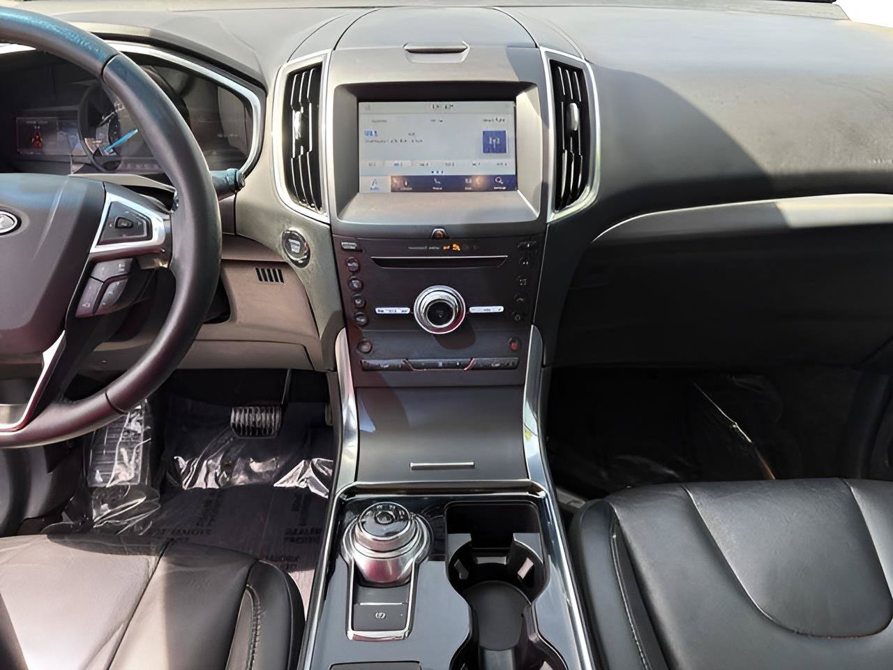 Used 2019 Ford Edge Titanium w/ Cold Weather Package AWD/4WD image 17