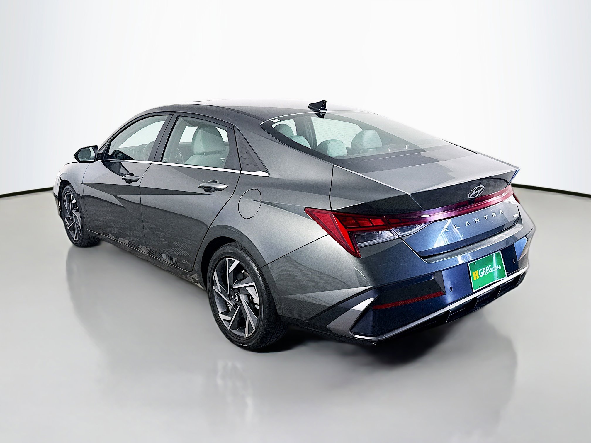 Used 2024 Hyundai Elantra Limited image 7