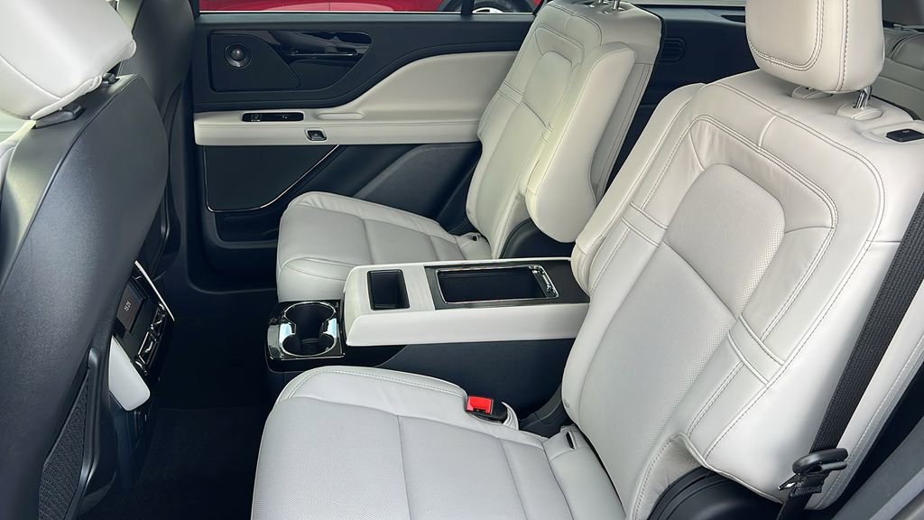New 2026 Lincoln Aviator Reserve w/ Illumination Package image 9
