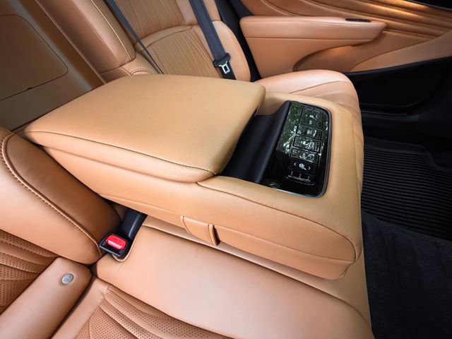 Certified 2024 Lexus LS 500 AWD image 42