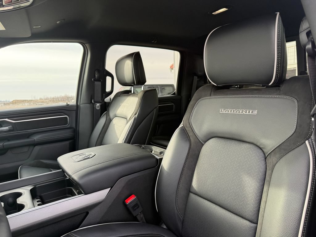 New 2026 RAM 1500 Laramie w/ Sport Appearance Package AWD/4WD image 25