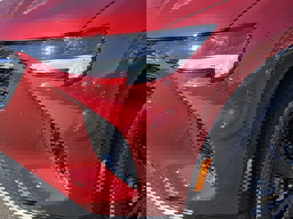 Certified 2023 Buick Envision Essence w/ Sport Touring Package image 5