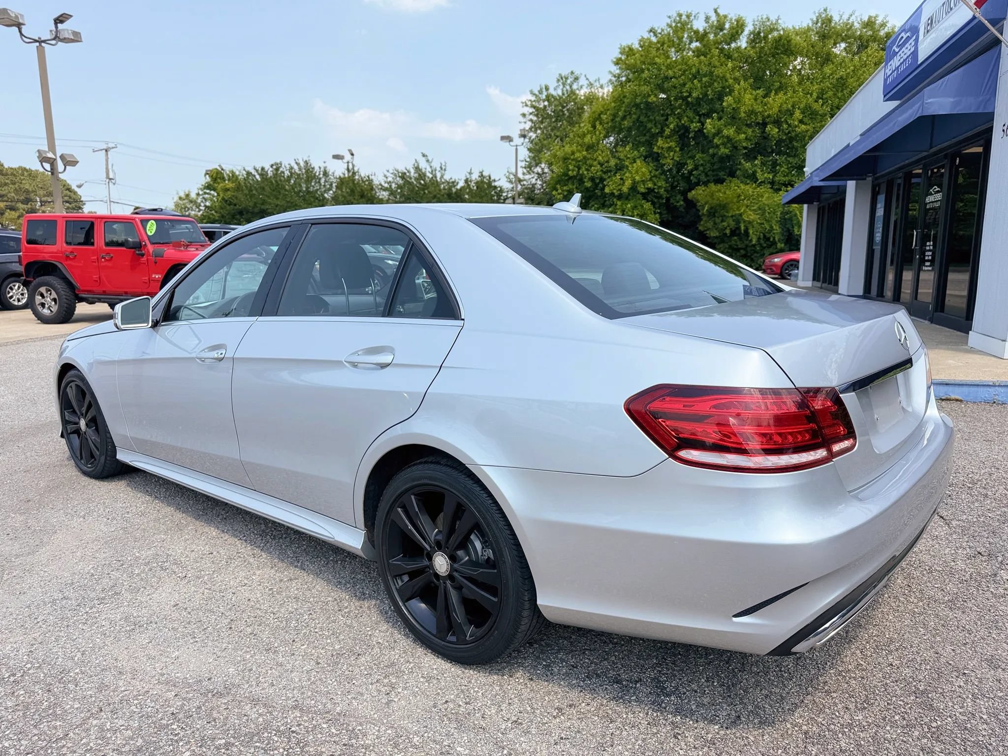 Used 2015 Mercedes-Benz E 350 4MATIC Sedan w/ Premium 1 Package image 26
