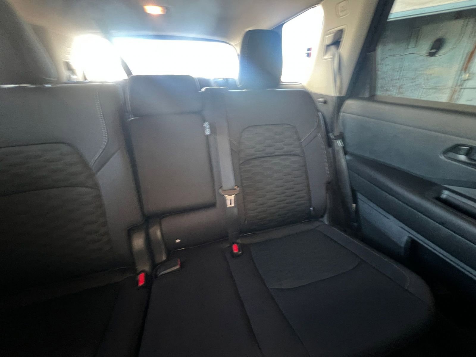 Used 2025 Nissan Pathfinder SV AWD/4WD image 39