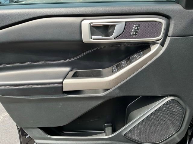 Used 2023 Ford Explorer XLT RWD image 13