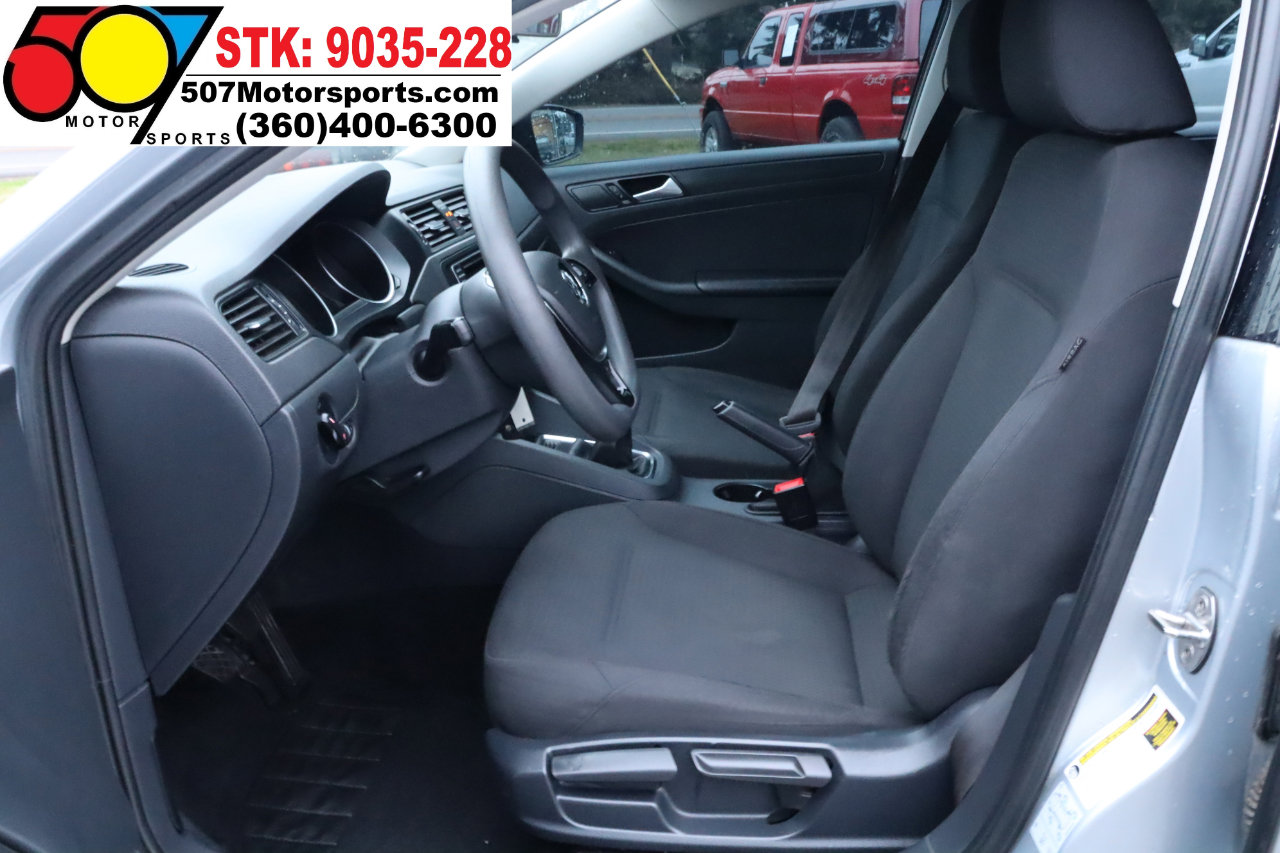 Used 2016 Volkswagen Jetta S image 9