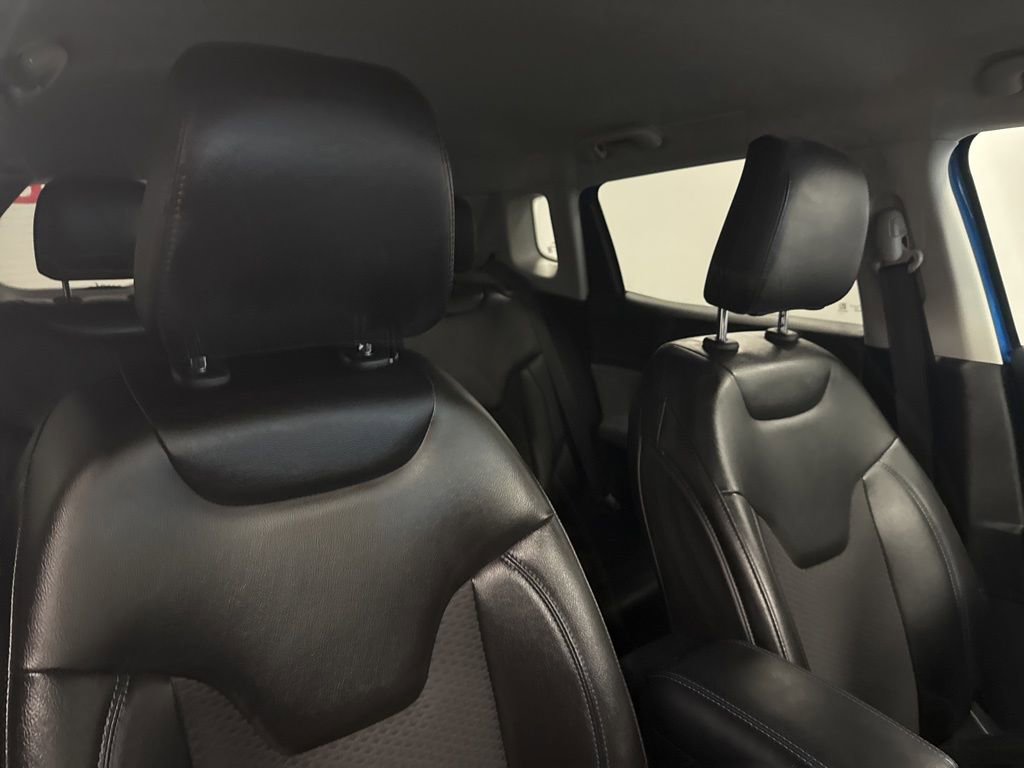 Used 2022 Jeep Compass Latitude w/ Convenience Group AWD/4WD image 38