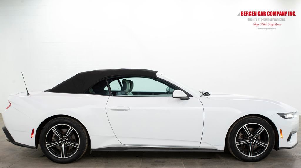 Used 2024 Ford Mustang Premium image 16