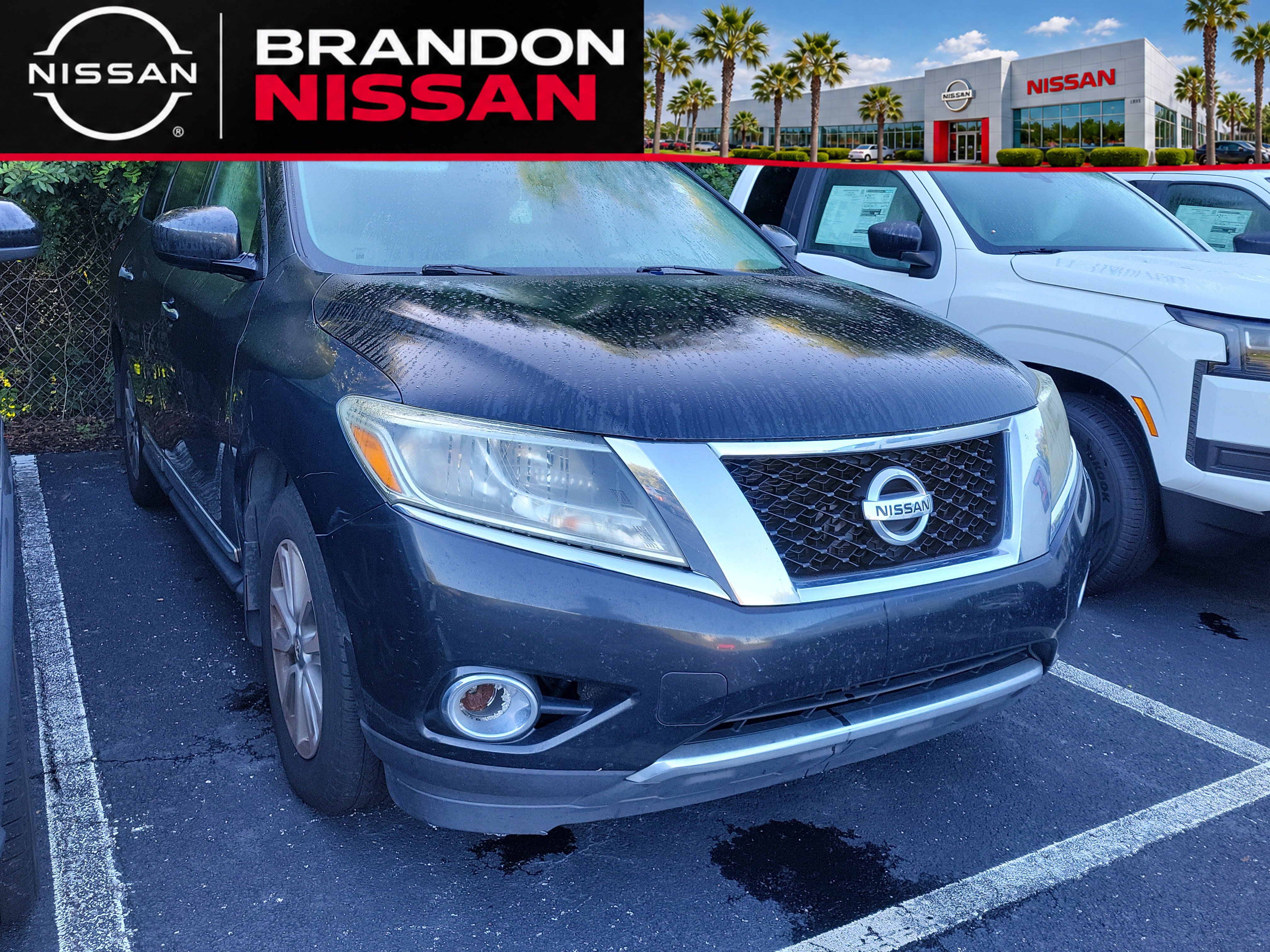 Used 2016 Nissan Pathfinder SL FWD image 1