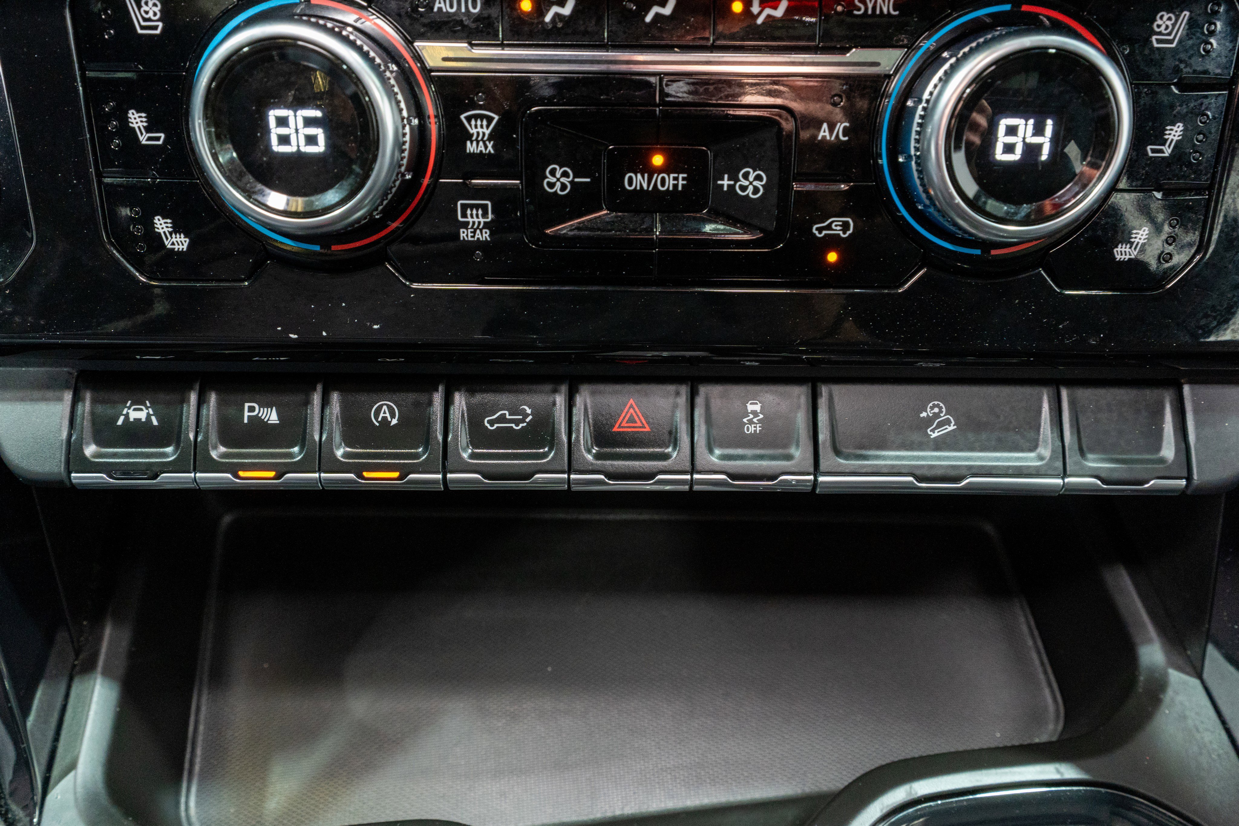 Used 2024 GMC Sierra 1500 AT4 w/ Technology Package image 27