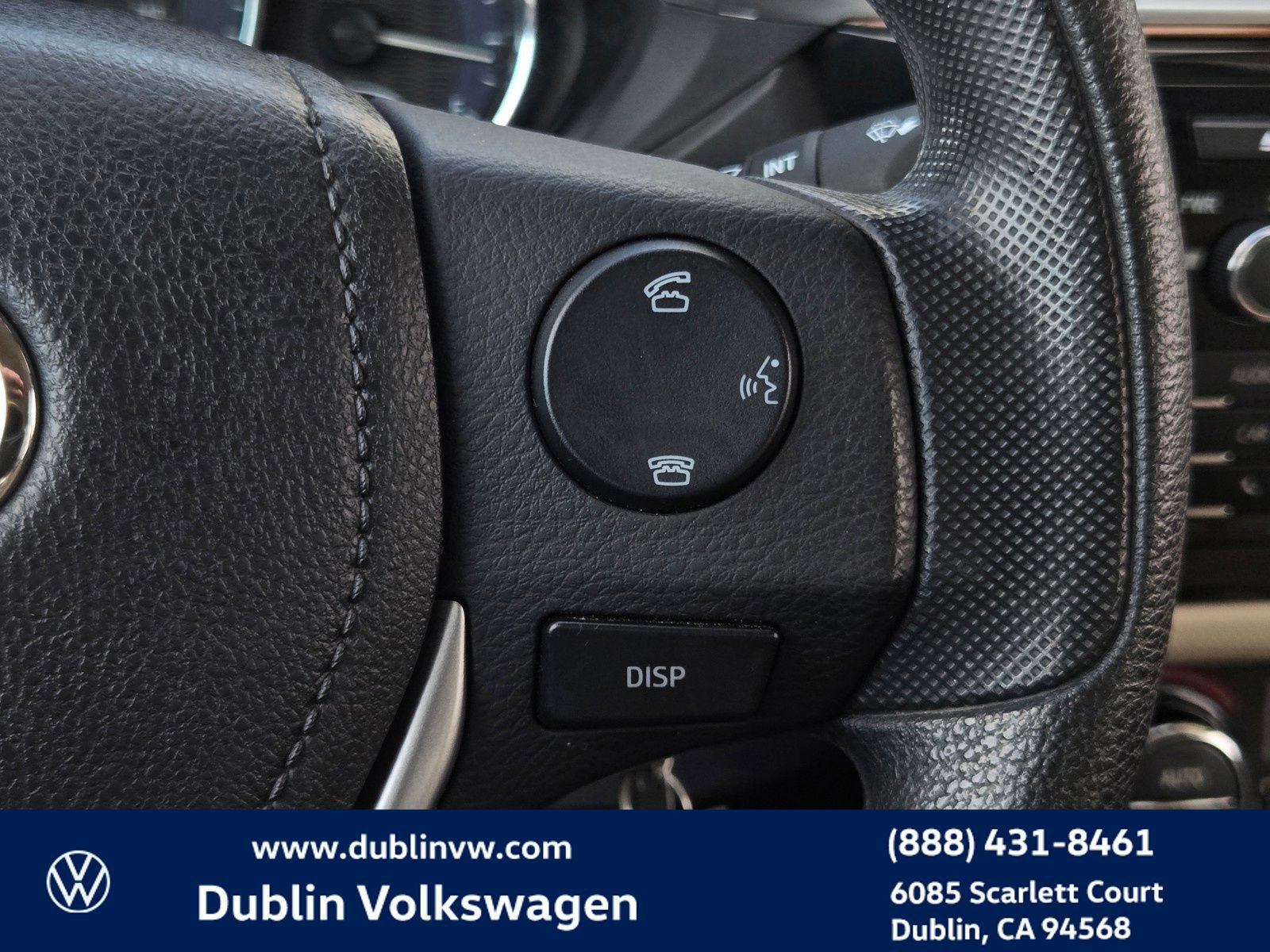 Used 2015 Toyota Corolla LE w/ Body Protection Package #2 FWD image 19