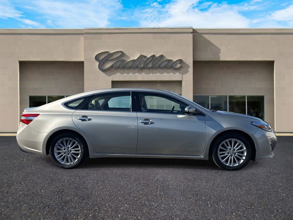 Used 2015 Toyota Avalon Limited image 2